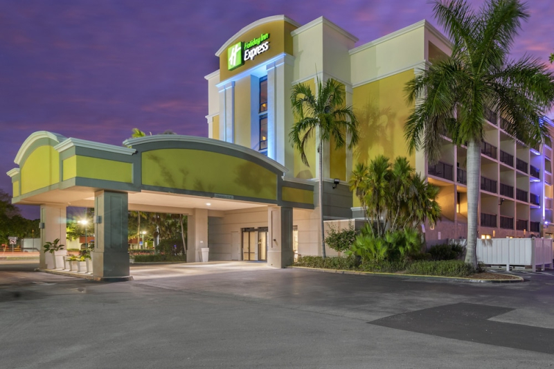 Holiday Inn Express Cape Coral - Fort Myers Area
