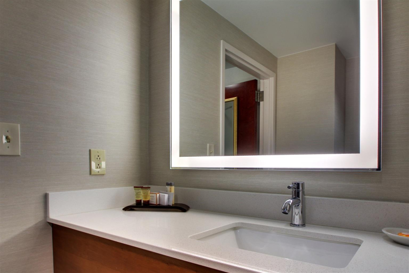 BEST WESTERN ROUNDHOUSE SUITES