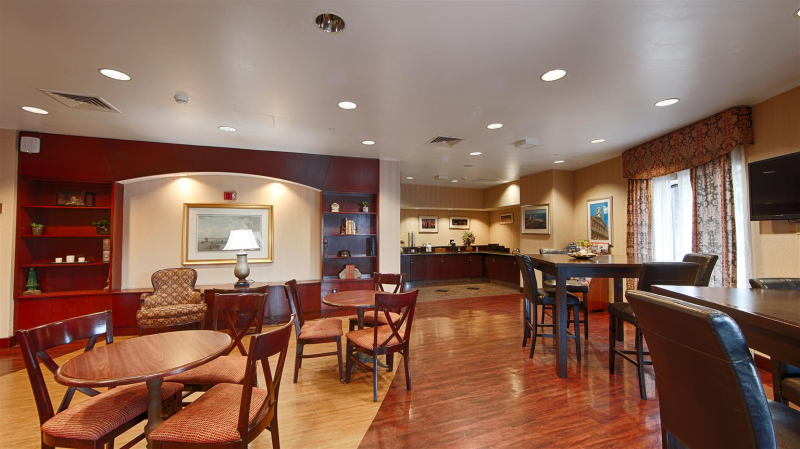 BEST WESTERN ROUNDHOUSE SUITES