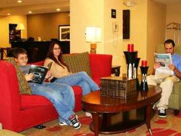 HAMPTON INN & SUITES CAPE CORAL