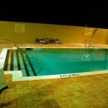 HAMPTON INN & SUITES CAPE CORAL