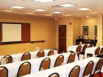 HAMPTON INN & SUITES CAPE CORAL