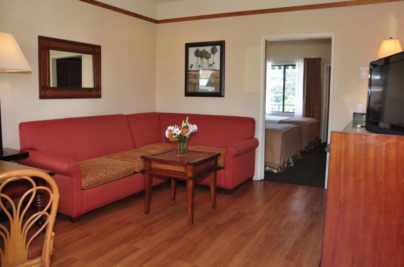 Oxford Suites Pismo Beach