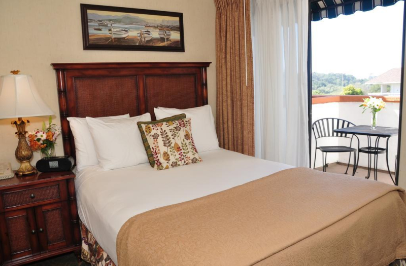 Oxford Suites Pismo Beach