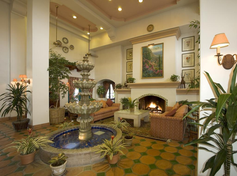 Oxford Suites Pismo Beach