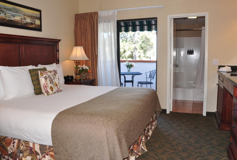 Oxford Suites Pismo Beach