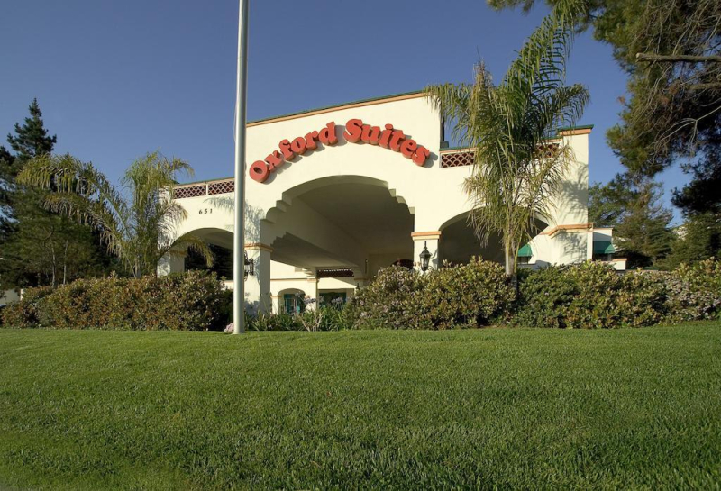 Oxford Suites Pismo Beach