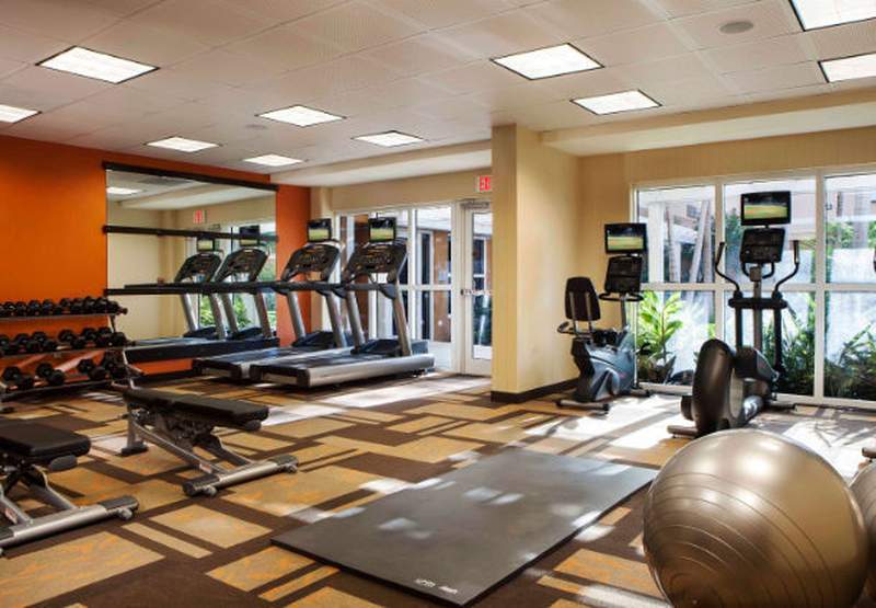 HOTEL COURTYARD MIAMI AVENTURA MALL