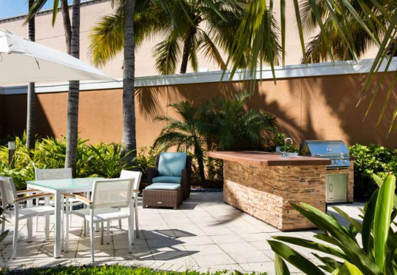 HOTEL COURTYARD MIAMI AVENTURA MALL