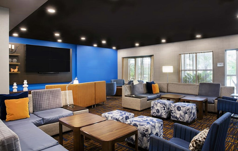 HOTEL COURTYARD MIAMI AVENTURA MALL