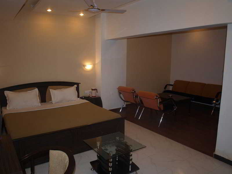 Maan Residency Hotel