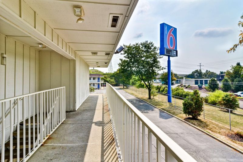 Motel 6 Pittsburgh Crafton