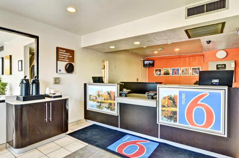 Motel 6 Pittsburgh Crafton