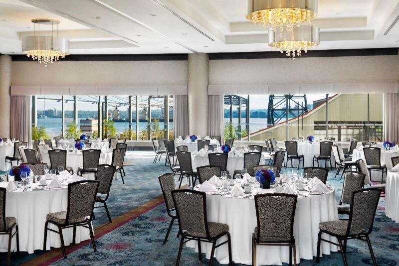 Pinnacle Hotel At The Pier