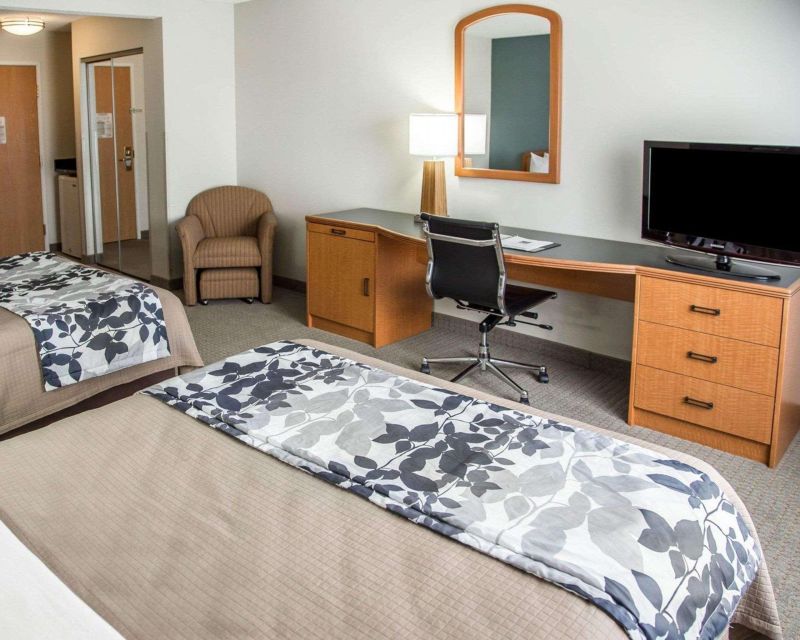 Sleep Inn & Suites Davenport Area