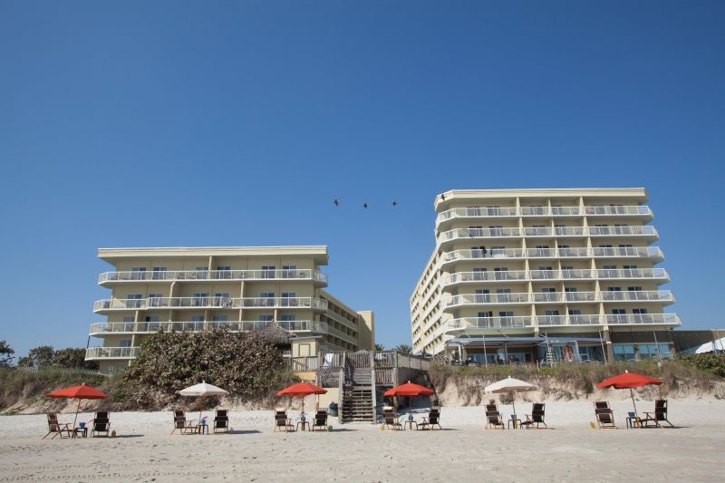 Crowne Plaza Melbourne Oceanfront