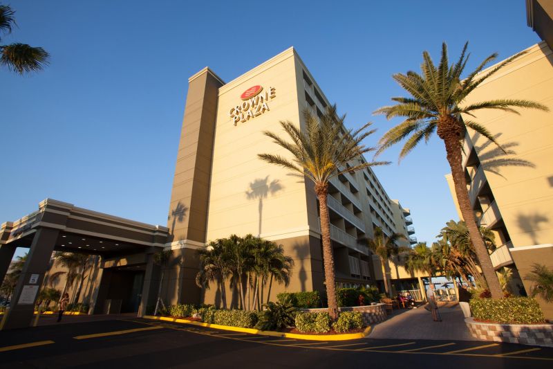 Crowne Plaza Melbourne Oceanfront