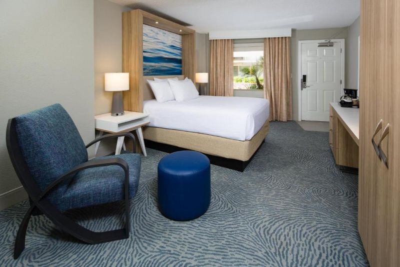 Crowne Plaza Melbourne Oceanfront