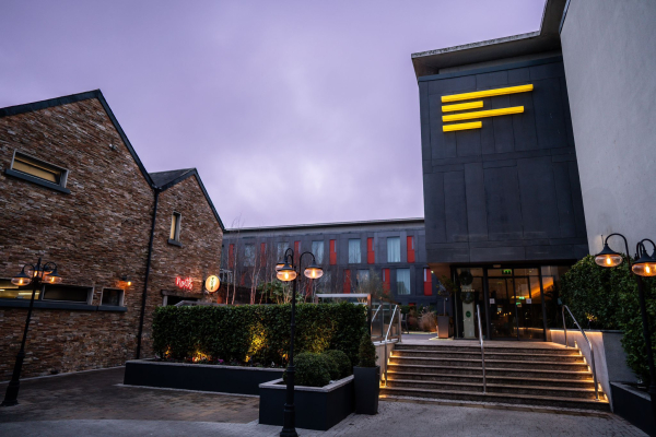 Las mejores ofertas de The Address Citywest Dublin