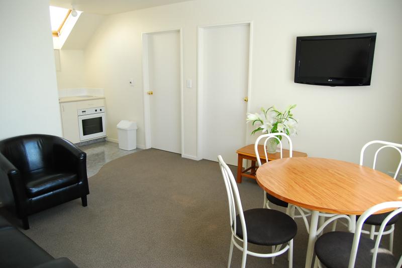 Rosewood Court Motel