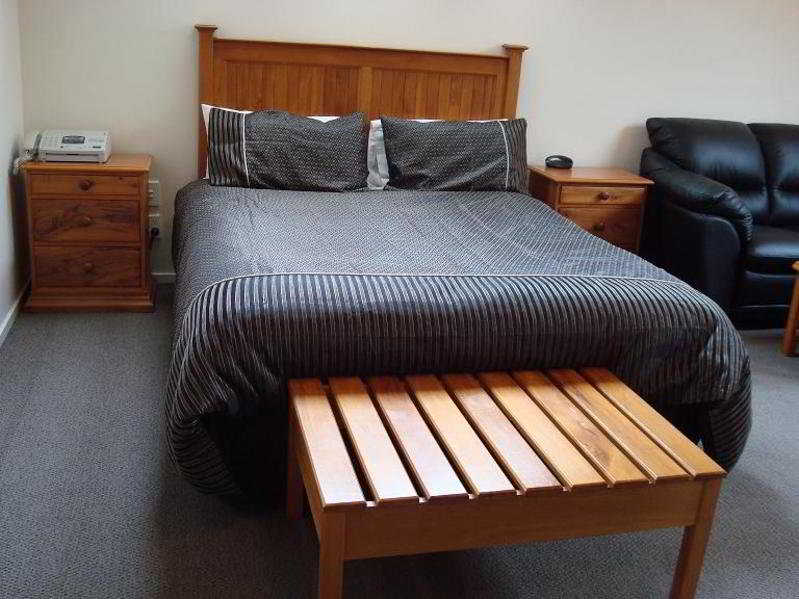 Rosewood Court Motel