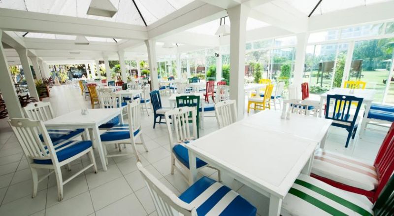 Pinnacle Grand Jomtien Resort & Beach Club