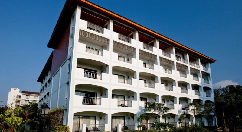 Pinnacle Grand Jomtien Resort & Beach Club