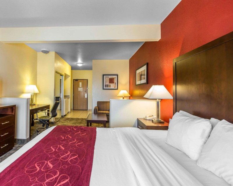 Comfort Suites (Palm Desert)