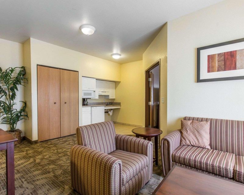 Comfort Suites (Palm Desert)