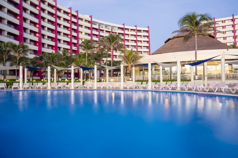 Crown Paradise Club Cancun All Inclusive