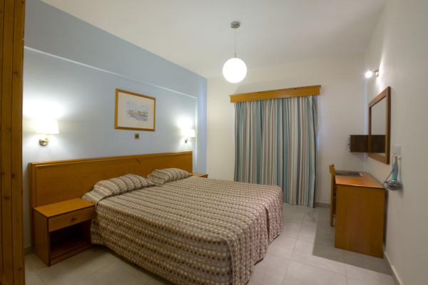 Las mejores ofertas de Kefalos Damon Hotel Apts Paphos