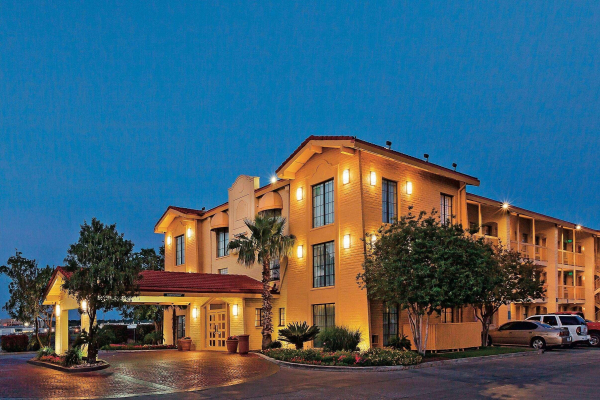 Las mejores ofertas de Super 8 San Antonio Near SeaWorld Ingram Park San Antonio 