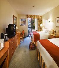 Las mejores ofertas de HOWARD JOHNSON PLAZA DEZERLAND BEACH AND SPA Orlando 