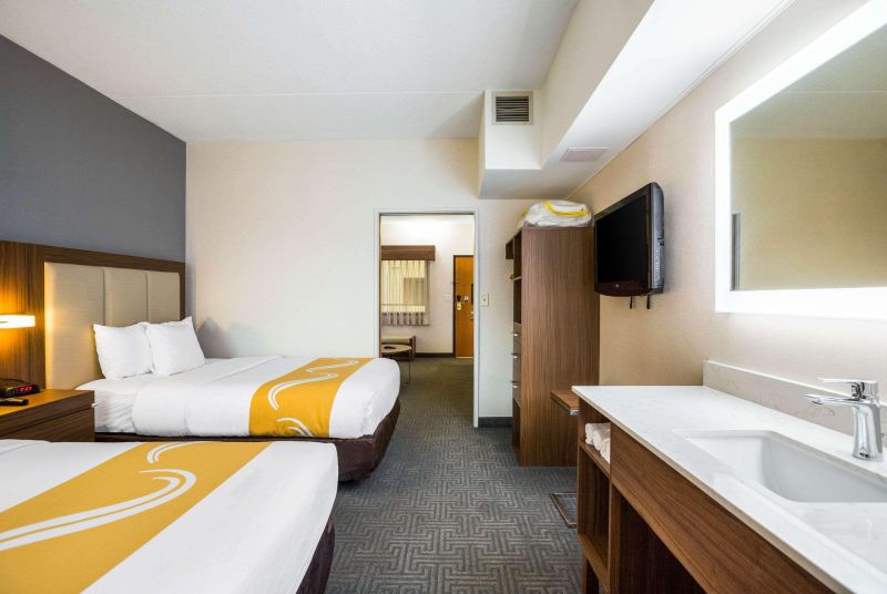 Quality Suites Lansing