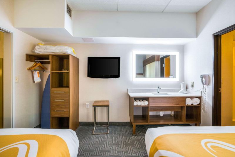 Quality Suites Lansing