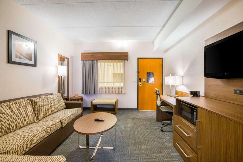 Quality Suites Lansing