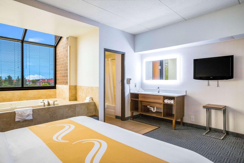 Quality Suites Lansing