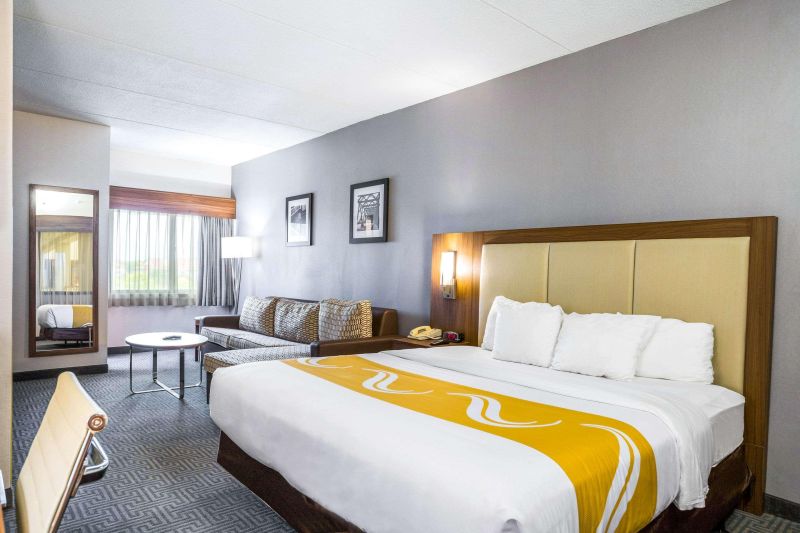 Quality Suites Lansing