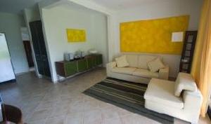 Tropical Gardens Suites & Apartments