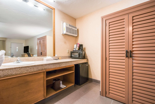 Las mejores ofertas de Best Western Plus Pavilions Anaheim 