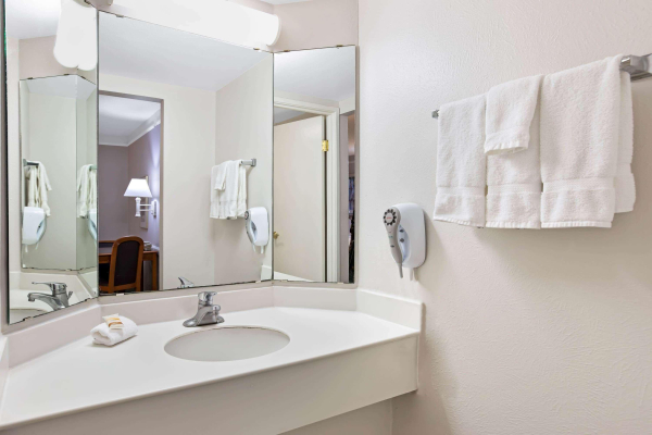 Las mejores ofertas de La Quinta Inn El Paso Lomaland El Paso 