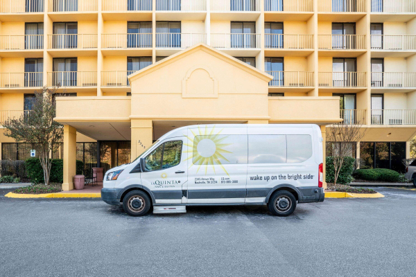 Las mejores ofertas de La Quinta Inn & Suites Nashville Airport/Opryland Nashville 