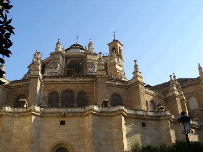 CAPITALES ANDALUZAS (GRANADA, CóRDOBA Y SEVILLA)