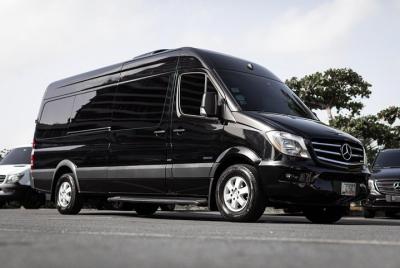 Oneway - hacia / desde el aeropuerto de SJUA, puerto de cruceros, hoteles en SAN JUAN -11pax Mercedes Van