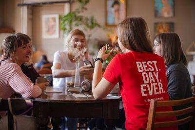 Tour a pie por la tarde por la cara oculta de San Petersburgo