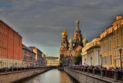 Traslado privado desde la ciudad de San Petersburgo al aeropuerto Traslado privado desde la ciudad de San Petersburgo al aeropuerto