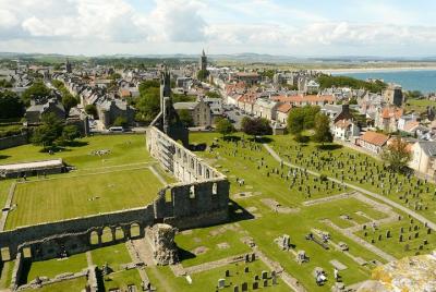 Recorrido de un día para grupos pequeños a St Andrews y los pueblos pesqueros de Fife desde Edimburgo