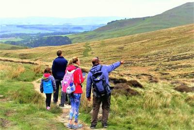 HILL & NATURE Walk ~ ¡DESCUBRE EL VERDADERO EDIMBURGO CON UN EXPERTO LOCAL! Tour de medio día