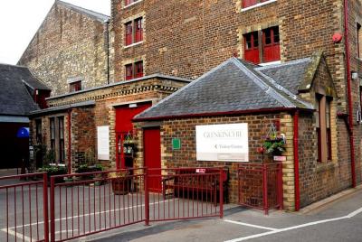 Edimburgo y tour de golf y destilería con conductor privado