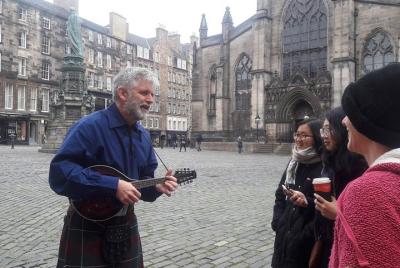 Cuentos y canciones de la Royal Mile - Tour privado a pie